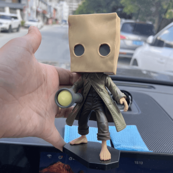 Little Nightmares II Mono Paper Bag Head Figure - Image 5