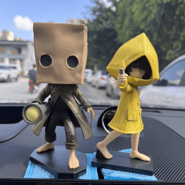 Little Nightmares II Mono Paper Bag Head Figure